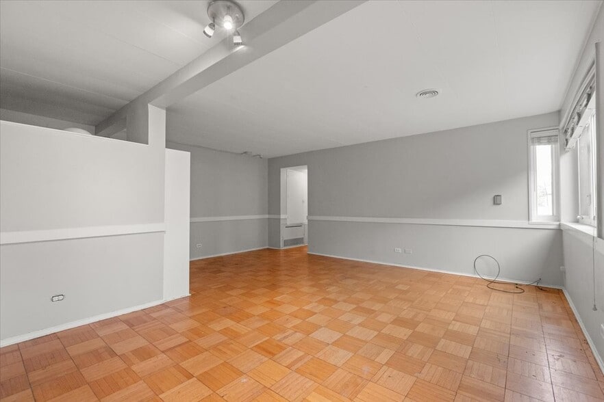 Building Photo - 7206 Oak Ave