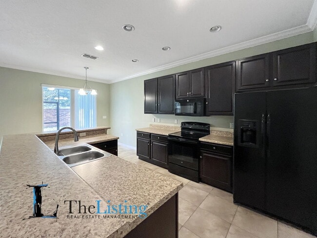 Building Photo - 8825 Isla Bella Dr