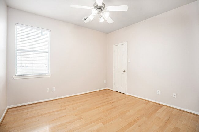 Building Photo - 2517 Flycatcher Cove Dr