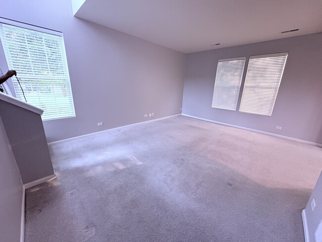 Building Photo - 241 Devoe Dr