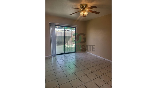 Building Photo - NOW AVAILABLE! Make this spacious 4 bedroo...