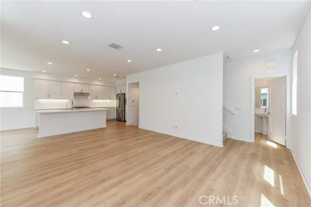 Building Photo - 115 Allusion