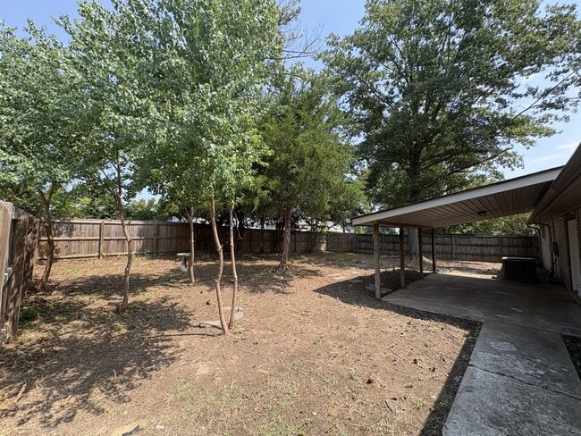 Building Photo - 103 Cottonwood Ave