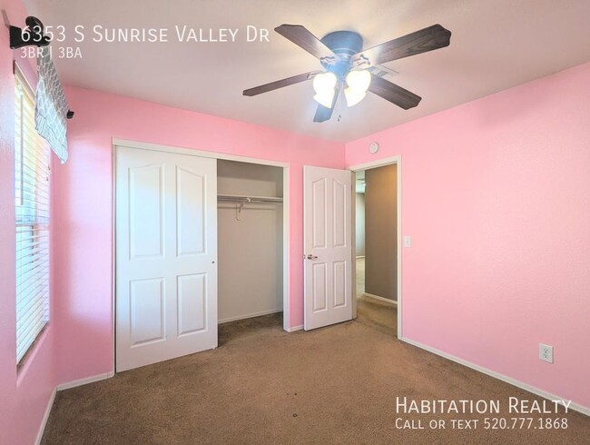 Building Photo - 6353 S Sunrise Valley Dr