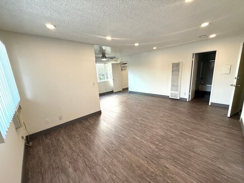 Building Photo - 3730 S Sepulveda Blvd