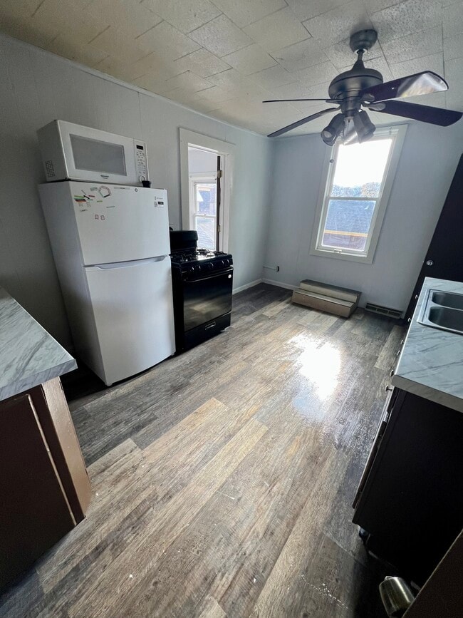 Building Photo - Birch