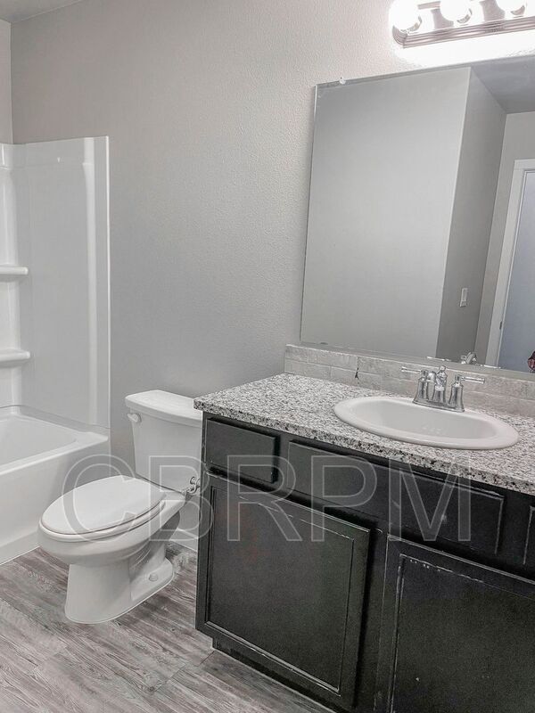 Building Photo - 2135 N Texas Ave