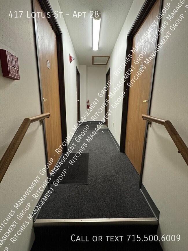 Building Photo - 417 Lotus St