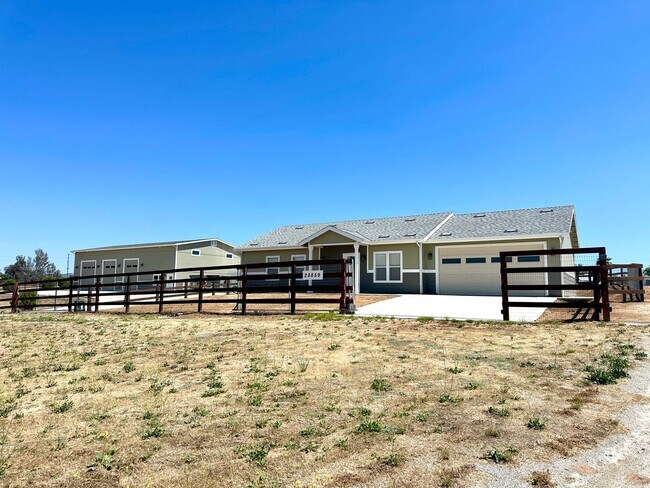 Building Photo - LUXE NEW BUILD ON PROPERTY IN MENIFEE!