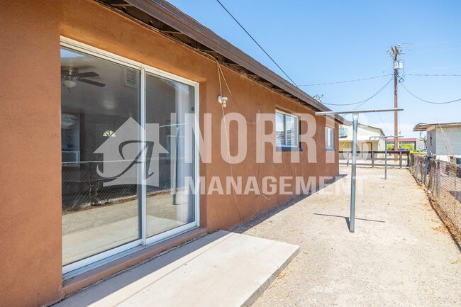 Building Photo - Great Home in the Heart of Eloy