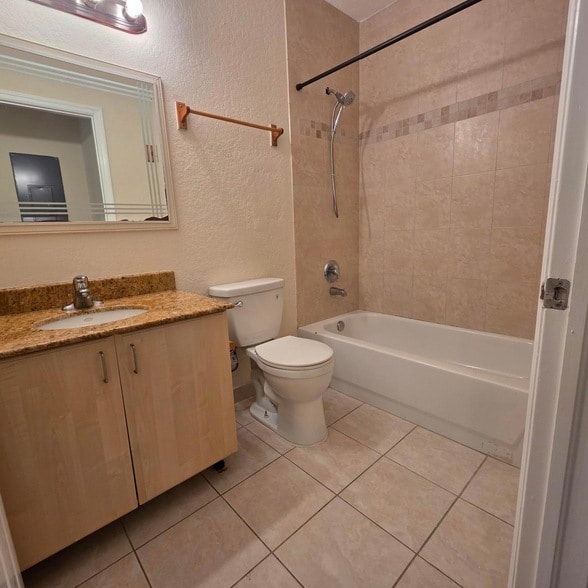 Building Photo - 1640 Presidential Way