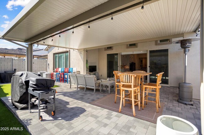Building Photo - 21387 W Meadowbrook Ave
