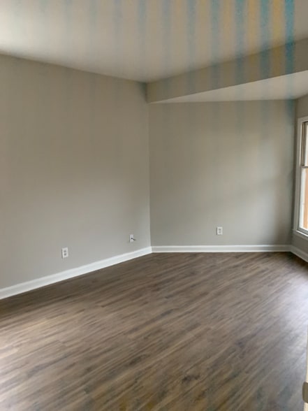 Building Photo - 2000 Greenway Ave