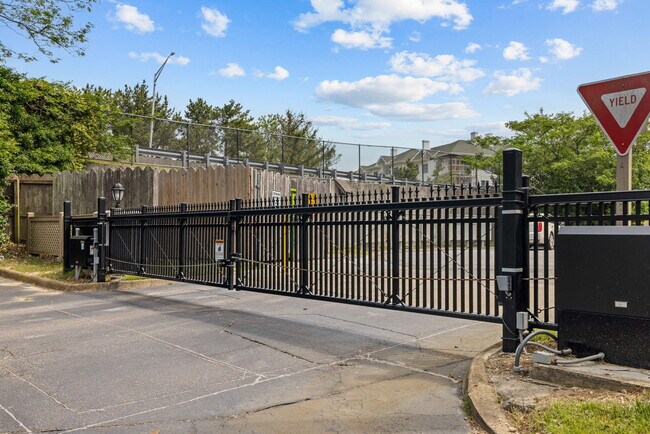 Building Photo - 401 Harbour Point