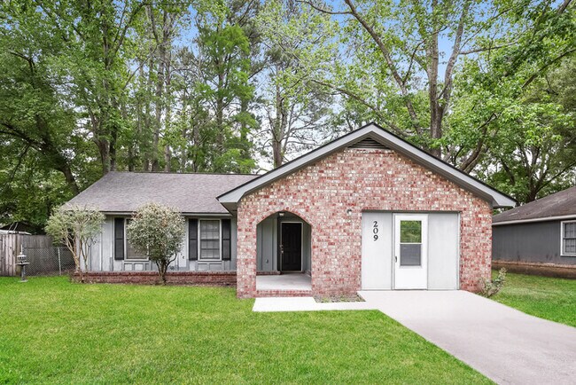 Building Photo - 209 Bluebell Ave