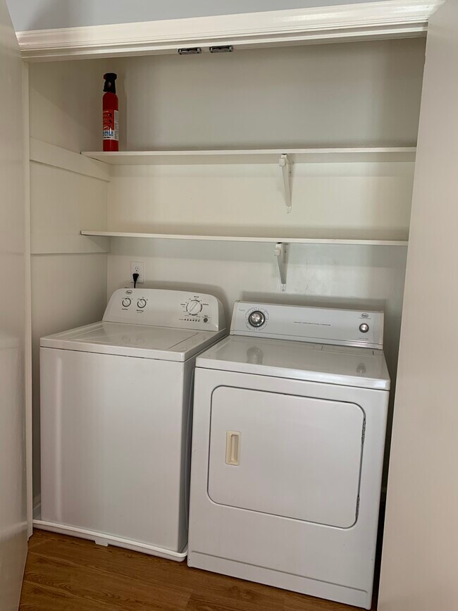 Building Photo - 804 Wiles Ct