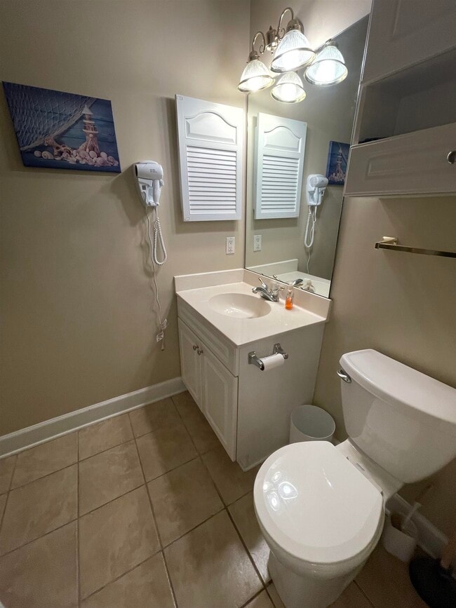 Building Photo - 702 Riverwalk Dr