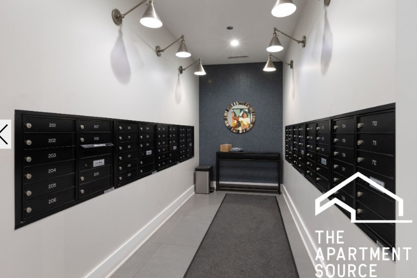 Building Photo - 1701 W Webster Ave