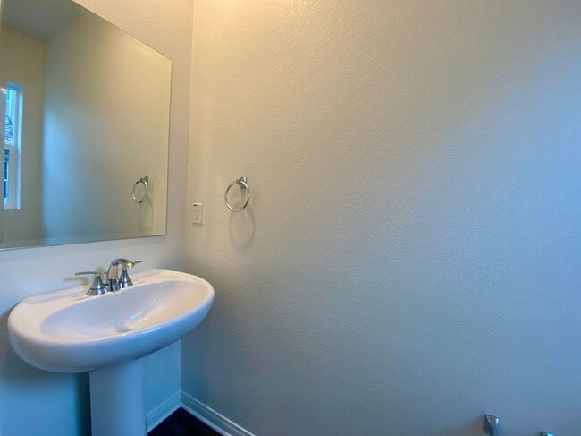 Building Photo - 3943 E Carmel Privado