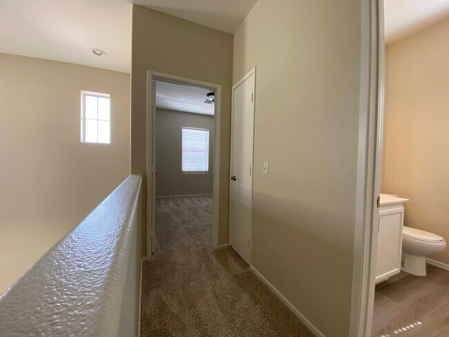 Building Photo - 6005 Linosa Ct