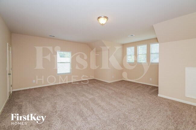 Building Photo - 291 Belmont Way