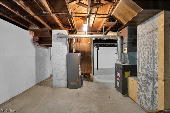 Building Photo - 15705 Maplewood Ave