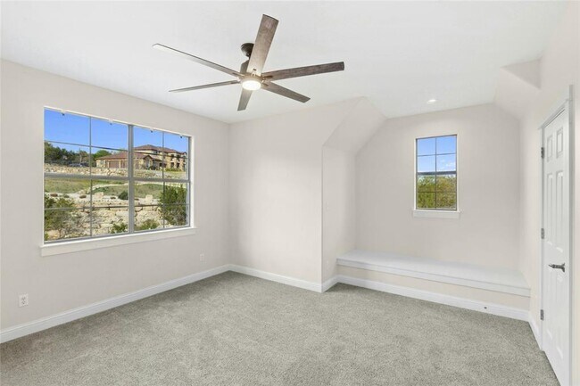 Building Photo - 1420 Mirador