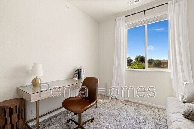 Building Photo - 2702 Barnstormer St