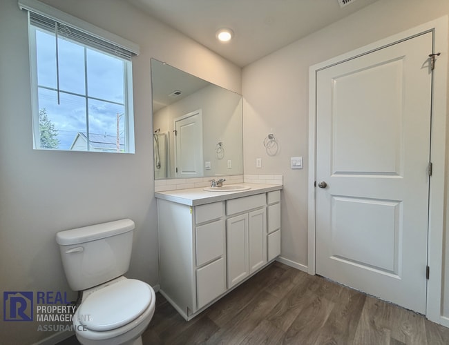 Building Photo - Modern 3BR/2.5BA Townhome in Cornelius – Bonus Loft, 2-Car Garage & Move-In Ready!