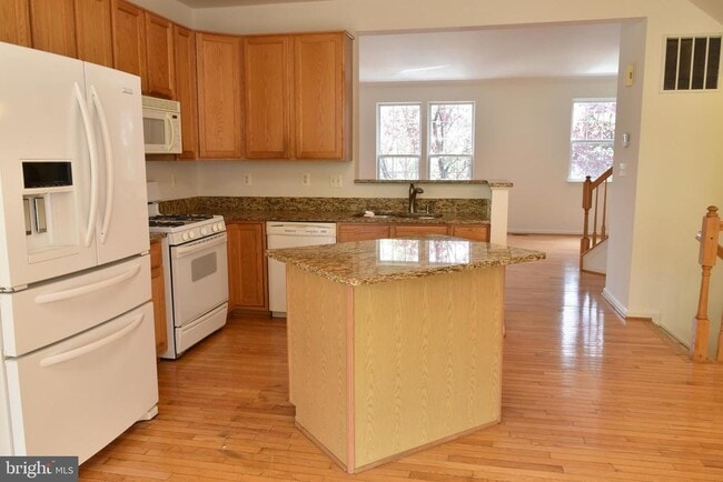 Building Photo - 2542 Banshire Dr