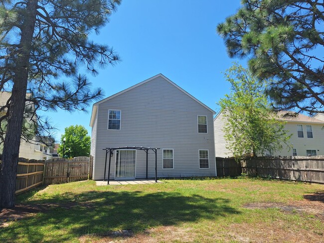 Building Photo - Wonderful Four Bedroom Home in Northeast C...