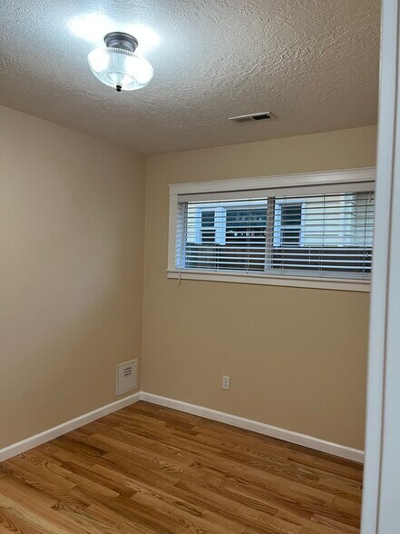 Building Photo - 3618 SE 67th Ave