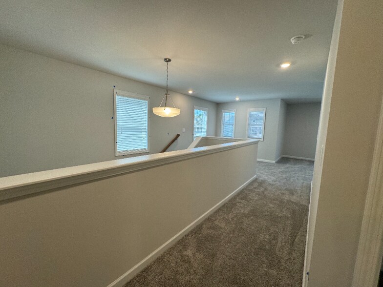 Building Photo - 3300 Westgate Park Dr