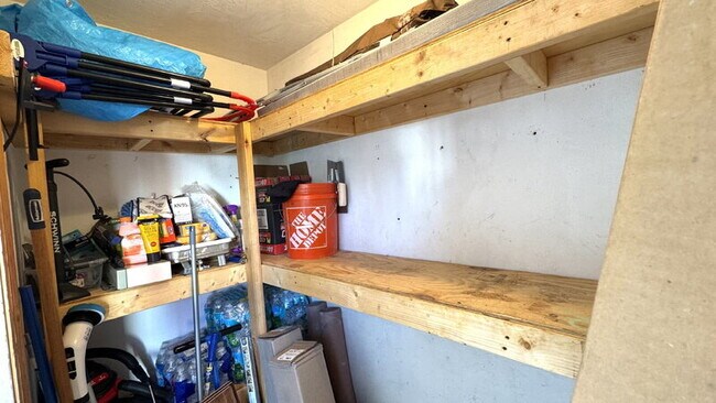 Building Photo - 910 Big Tree Rd