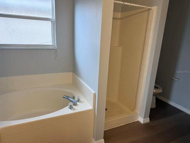 Building Photo - 842 Horseshoe Falls Dr