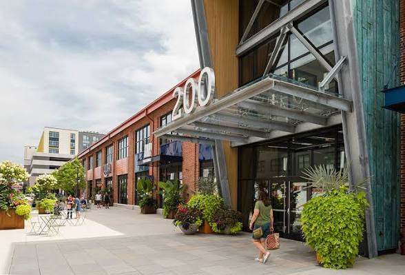 Building Photo - 475 Arsenal St