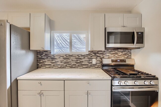 Building Photo - 2 Bedroom 1 Bath in Denver