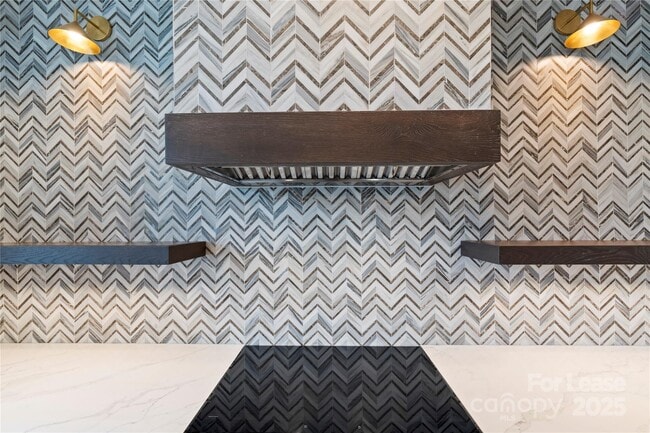 Building Photo - 1500 Queens Rd