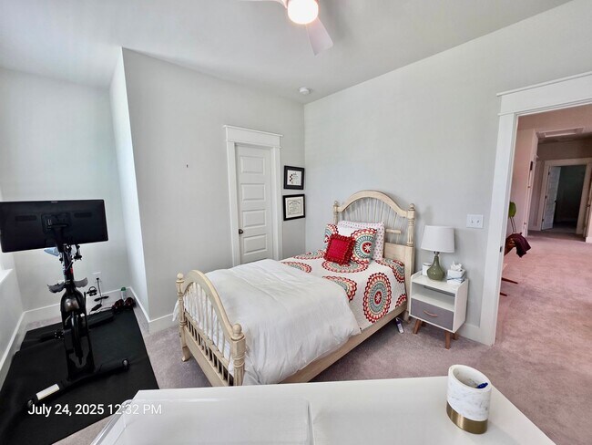 Building Photo - Like new 4 bedroom + loft - Stonoview - Jo...