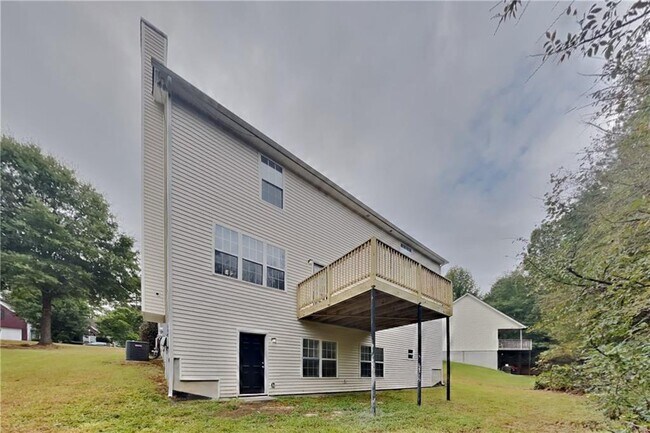 Building Photo - 1294 Log Cabin Ln SE