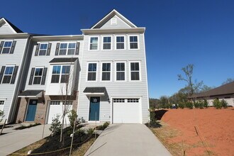 Building Photo - Impeccably Maintained 4BR Home in Arbor St...