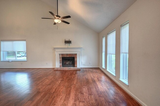 Building Photo - 9859 Meadow Bend Ln