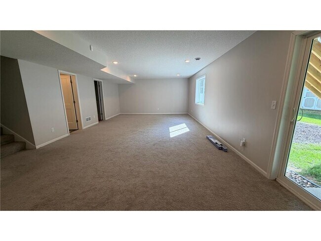 Building Photo - 5590 Upper 179th St W