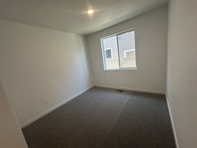 Building Photo - Brand New 4 Bed 3 Bath home!