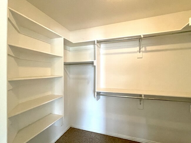 Building Photo - 4811 Mill Creek Dr