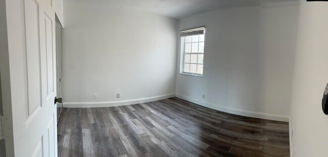 Building Photo - 10253 Vía Hibiscus