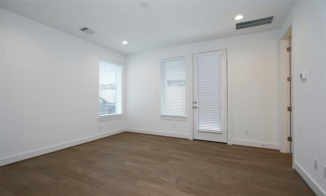 Building Photo - 2621 Jackson St