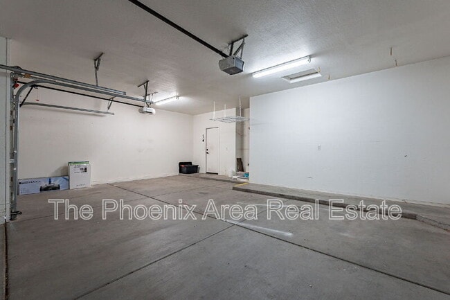 Building Photo - 2823 E Tulsa St