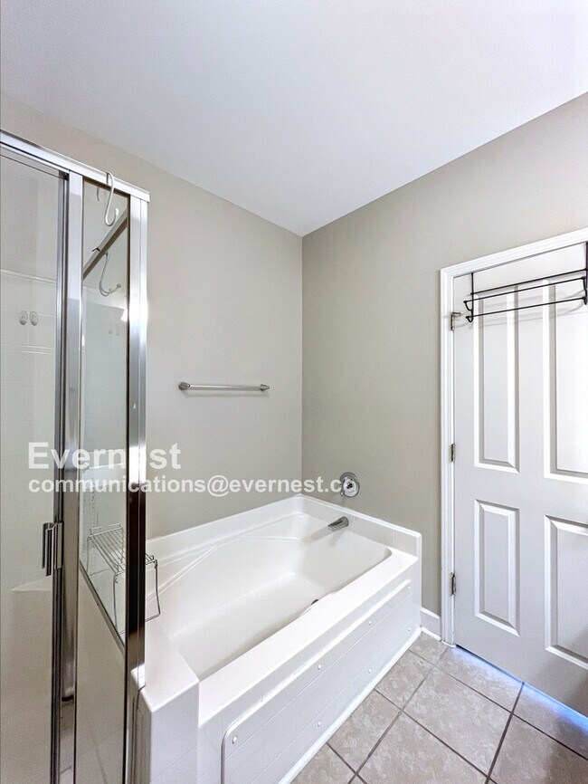 Building Photo - 7231 Althorp Way