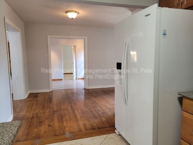 Building Photo - 4311 S Thatcher Ave